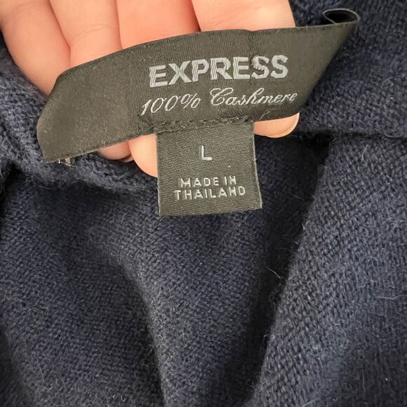 Express Men’s Large 100% Cashmere Navy Blue Crew Neck Sweater Classic Preppy - Picture 3 of 5